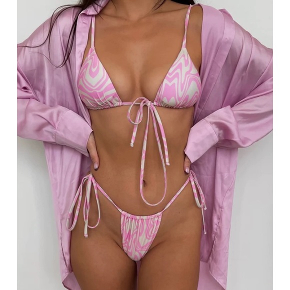 A DRIP OF HONEY swimsuit - Picture 5 of 6